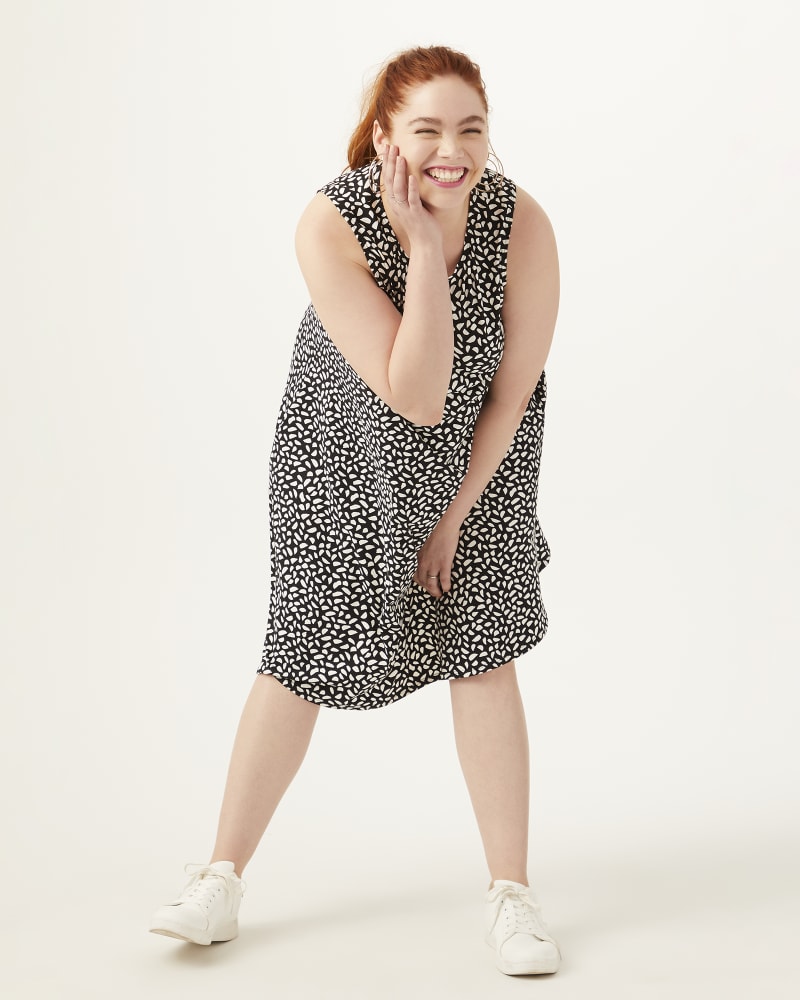 Plus size model with pear body shape wearing Katie Sleeveless Shift Dress by Socialite | Dia&Co | dia_product_style_image_id:163417